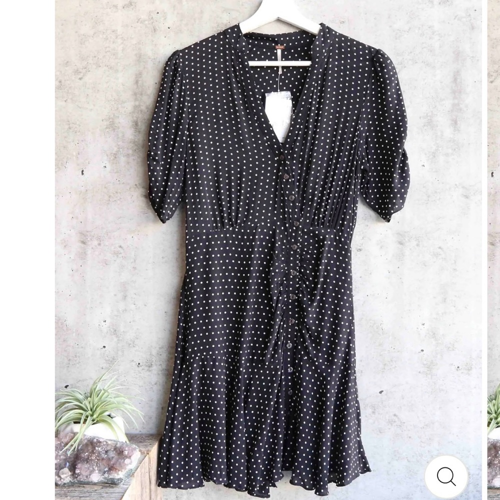 FREE PEOPLE - PIPPA SHORT SLEEVE POLKA DOT MINI DRESS IN BLACK